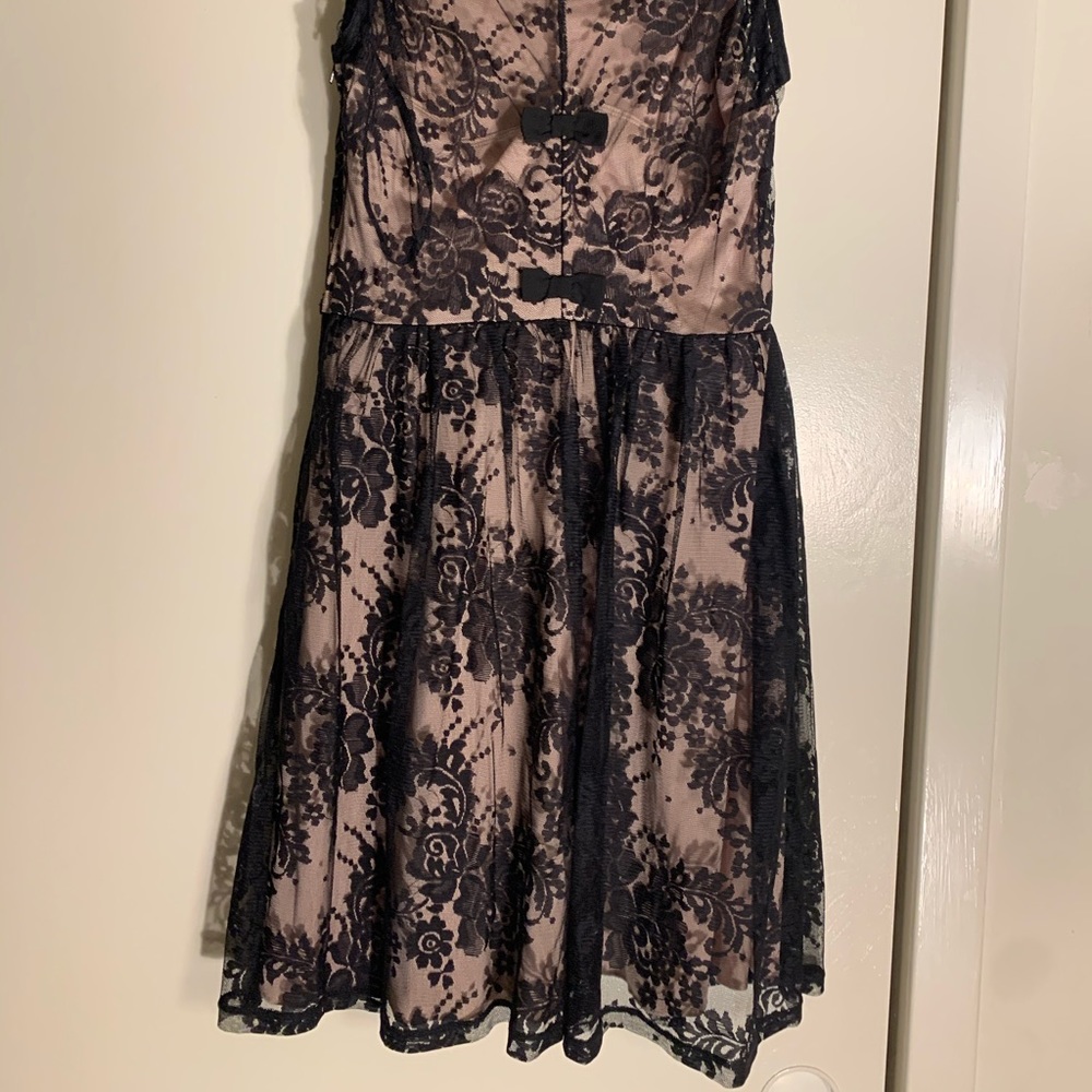 Lace Dress - Picture 2 of 5